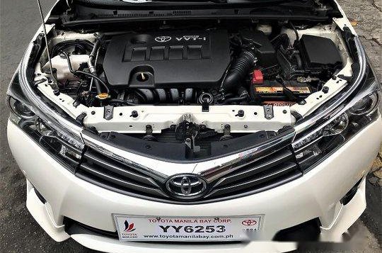 Sell White 2016 Toyota Corolla altis in Manila-2