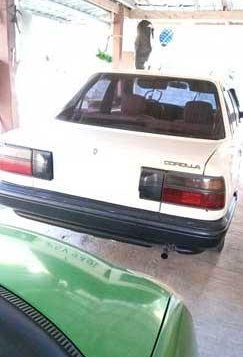 White Toyota Corolla 1990 for sale in Manual-4