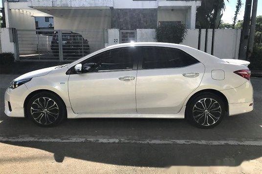 Sell White 2016 Toyota Corolla altis in Manila-1