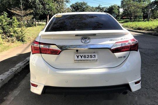 Sell White 2016 Toyota Corolla altis in Manila-5