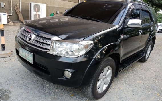 Black Toyota Fortuner 2011 for sale in Taguig