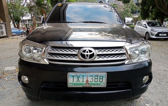 Black Toyota Fortuner 2011 for sale in Taguig-2