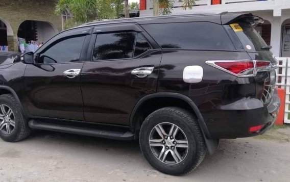 Selling Black Toyota Fortuner 2017 in Quezon City-2