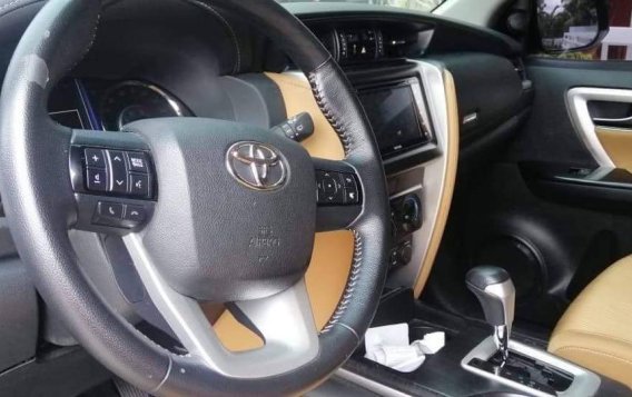 Selling Black Toyota Fortuner 2017 in Quezon City-5