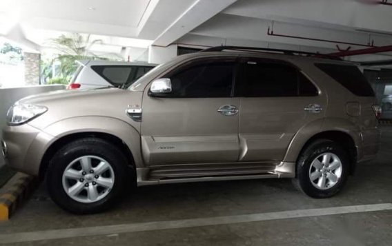 Toyota Fortuner 2010 for sale in Manila -2