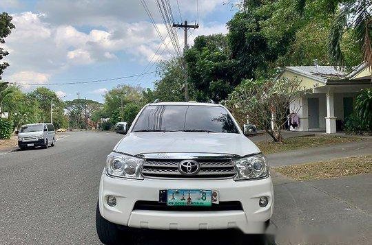White Toyota Fortuner 2011 for sale in Manila