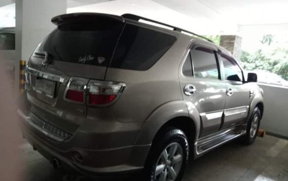 Toyota Fortuner 2010 for sale in Manila -7