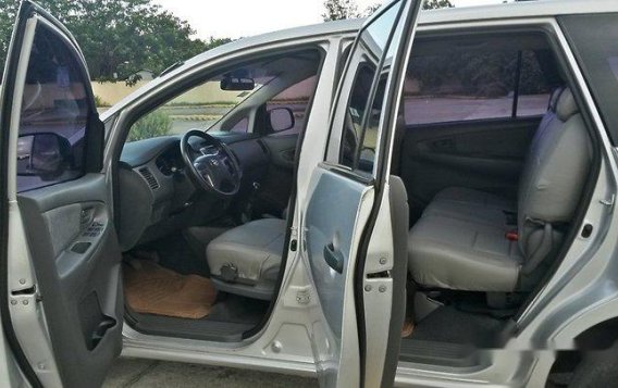 Selling Silver Toyota Innova 2015 in Manila-12