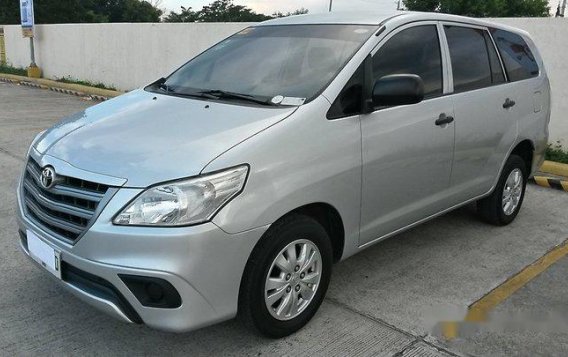 Selling Silver Toyota Innova 2015 in Manila-1