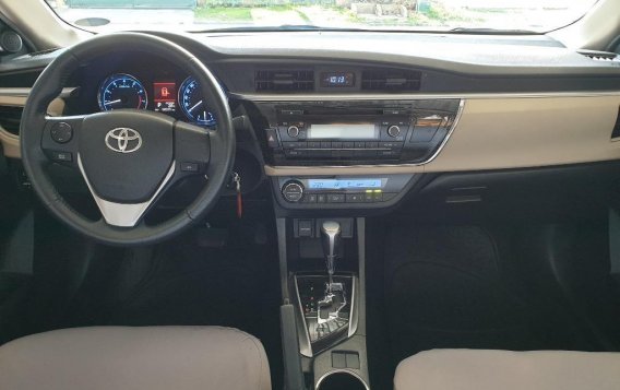 Sell Grey 2014 Toyota Corolla in Manila-1