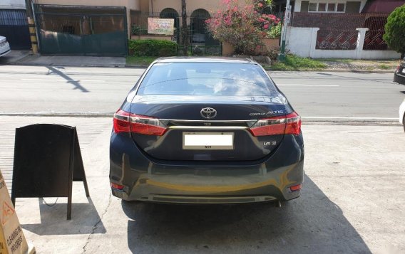 Sell Grey 2014 Toyota Corolla in Manila-3