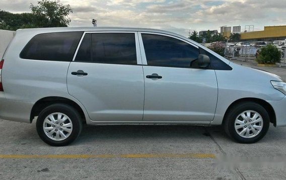 Selling Silver Toyota Innova 2015 in Manila-5