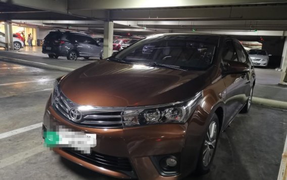 Brown Toyota Corolla altis 2015 for sale in Manual