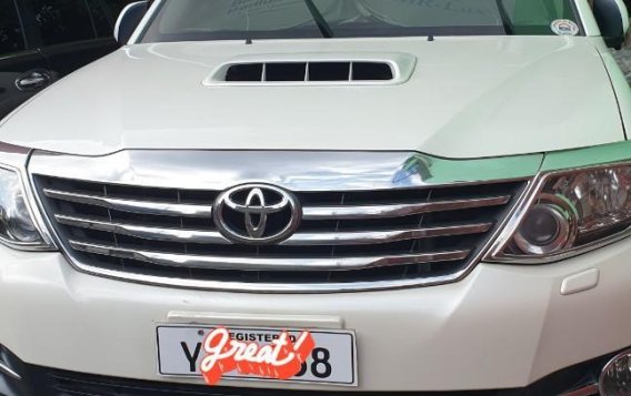 Pearl White Toyota Fortuner 2015 for sale in Quezon City