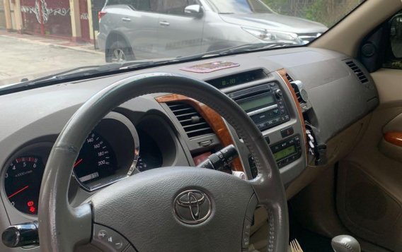 Selling Beige Toyota Fortuner 2011 in Quezon City-4