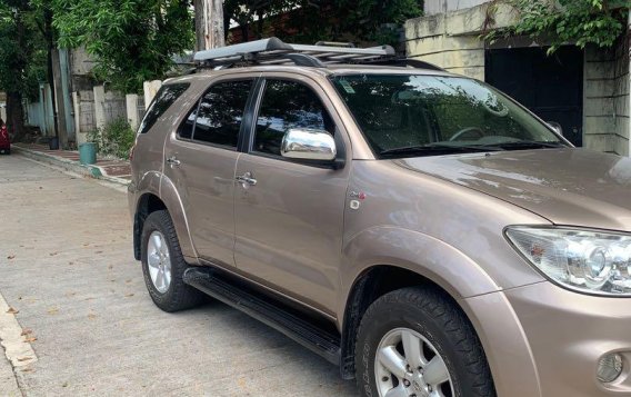 Selling Beige Toyota Fortuner 2011 in Quezon City-1