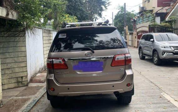 Selling Beige Toyota Fortuner 2011 in Quezon City-3