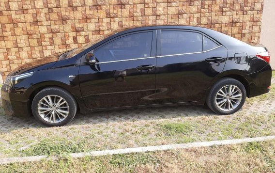 Selling Black Toyota Corolla altis 2014 in Quezon City-2