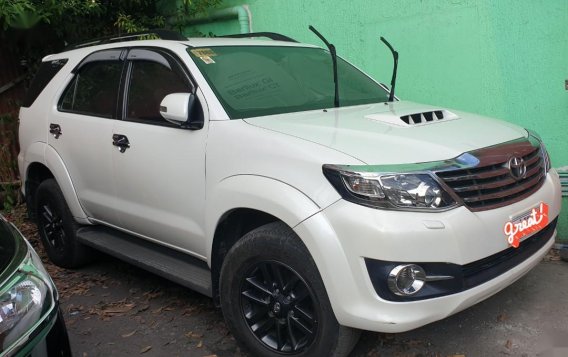 Pearl White Toyota Fortuner 2015 for sale in Quezon City-4