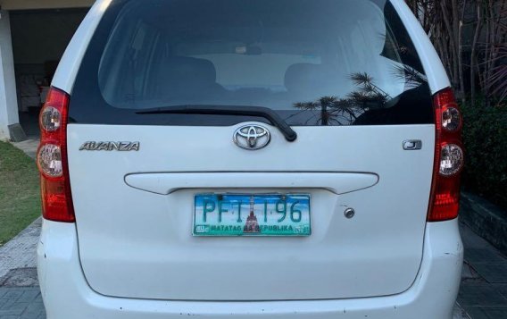 White Toyota Avanza 2010 for sale in Pasig-1
