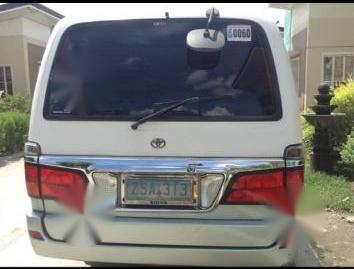 Selling White Toyota Hiace 2017 in Castillejos-1