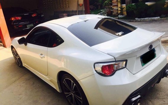 Sell Pearl White 2012 Toyota 86 in Quezon City-1