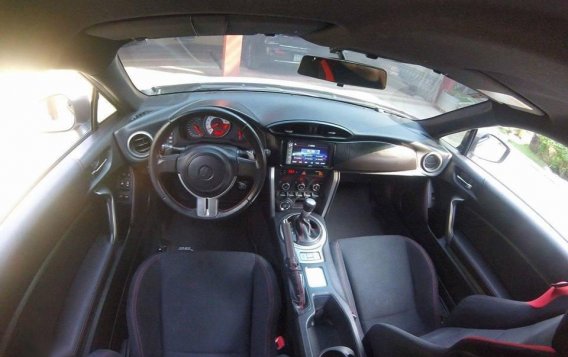Sell Pearl White 2012 Toyota 86 in Quezon City-4
