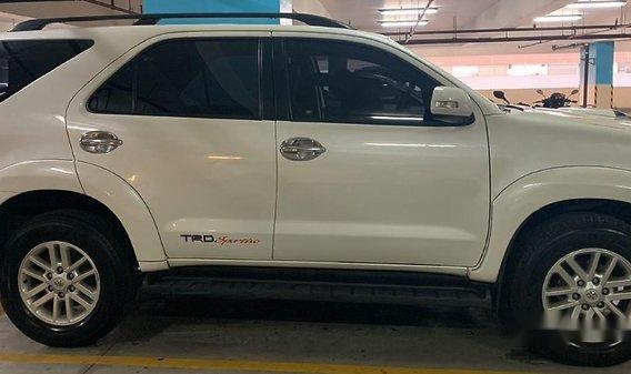 Sell White 2014 Toyota Fortuner at 80000 km-1