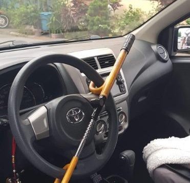 Selling Grey Toyota Wigo 2014 in Las Pinas-5