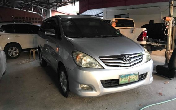 Sell Silver 2010 Toyota Innova in Quezon City-3