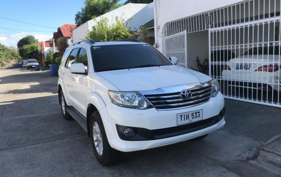 Selling White Toyota Fortuner 2012 in Parañaque-1