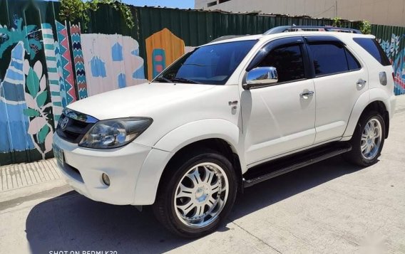 Sell White 2007 Toyota Fortuner in Muntinlupa-1