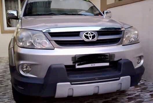 Sell Silver 2007 Toyota Fortuner in Manila-3