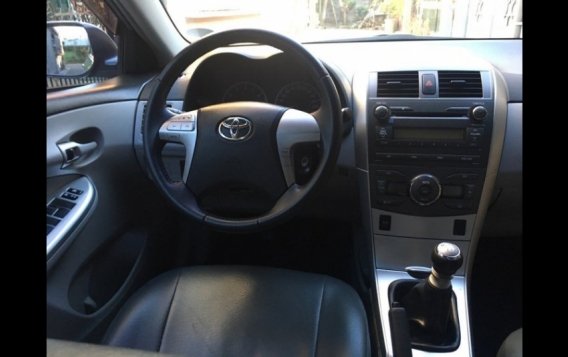 Selling Grey Toyota Corolla altis 2012 Sedan at 78000 in Manila-5