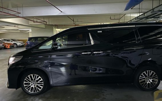 Black Toyota Alphard 2015 for sale in Automatic-9