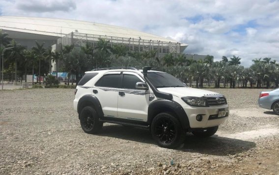 Sell 2011 Toyota Fortuner in Pasay-2