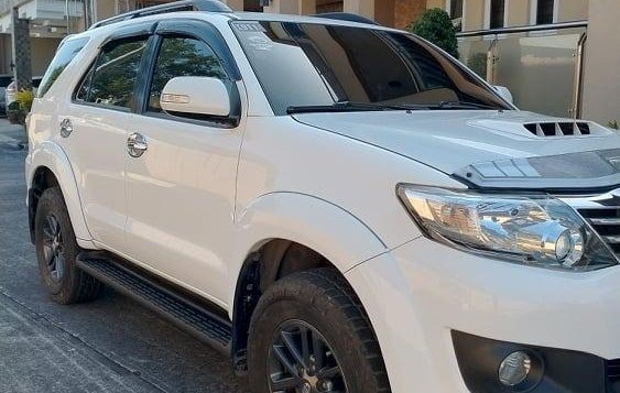 Pearl White Toyota Fortuner 2014 for sale in Quezon City 