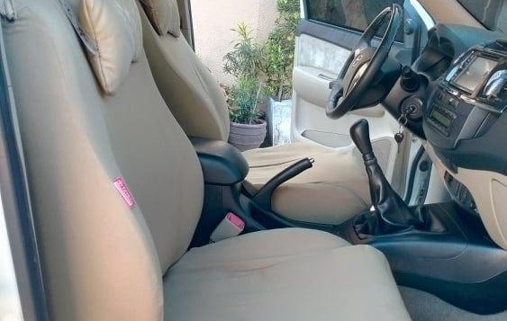 Pearl White Toyota Fortuner 2014 for sale in Quezon City -2