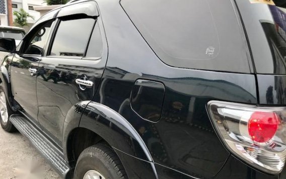 Selling Black Toyota Fortuner 2016 in Tanauan-6