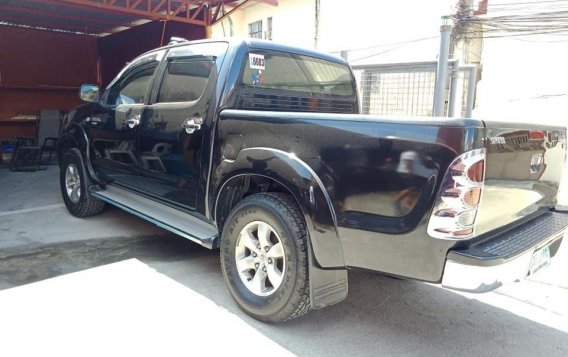 Black Toyota Hilux 2010 for sale in Manual