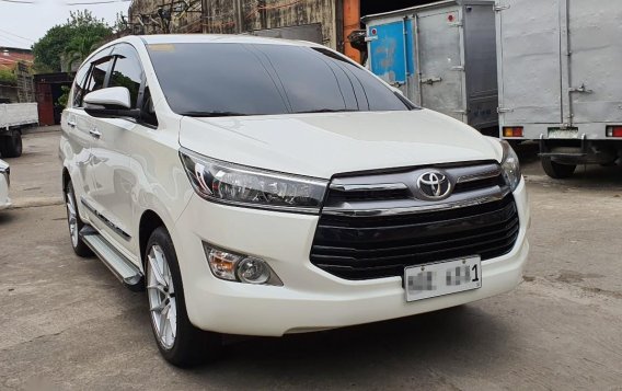 Selling Pearl White Toyota Innova 2017 in Quezon City