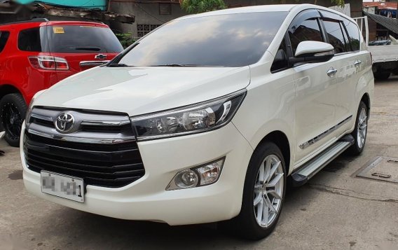 Selling Pearl White Toyota Innova 2017 in Quezon City-4