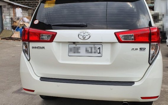 Selling Pearl White Toyota Innova 2017 in Quezon City-2