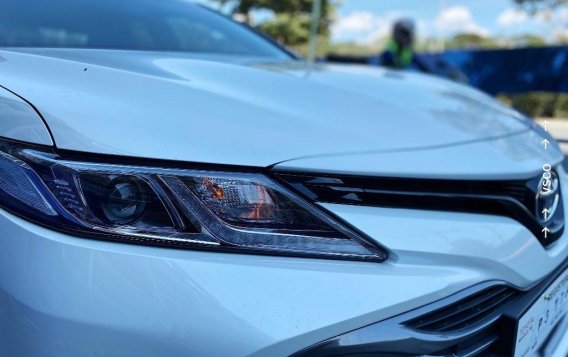 Selling White Toyota Camry 2018 in Taguig-8