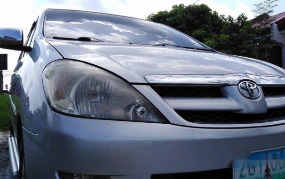 Silver Toyota Innova 2007 Automatic for sale -1