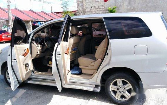 Silver Toyota Innova 2007 Automatic for sale -5