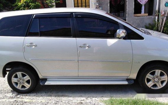 Silver Toyota Innova 2007 Automatic for sale -2