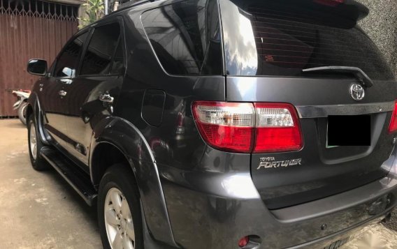 Selling Grey Toyota Fortuner 2009 in Manila-7