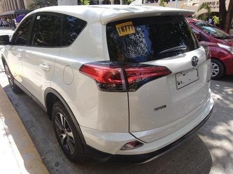 Selling Toyota Rav4 2017 in Manila-4