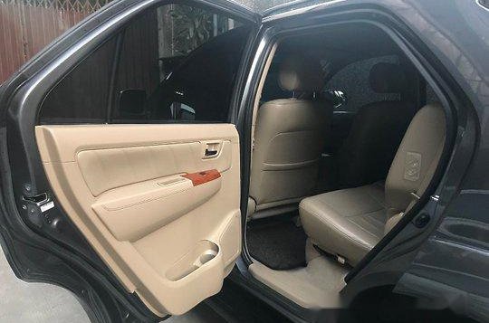 Sell Grey 2009 Toyota Fortuner in Manila-5